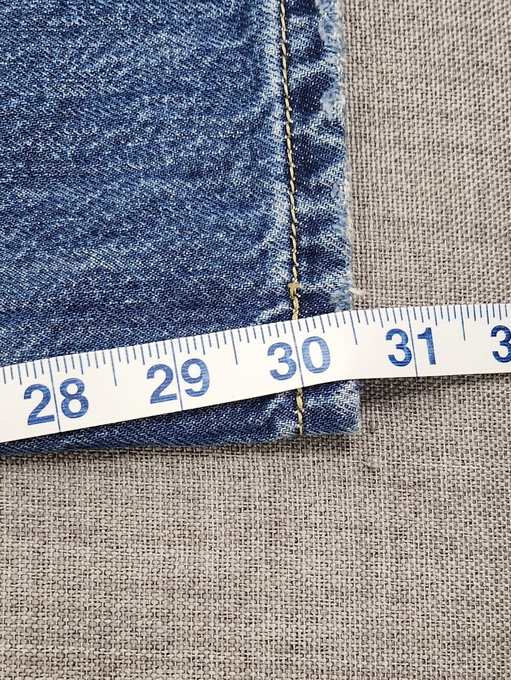 Levis Low Pro Straight 100% Cotton Distressed Style Medium Wash Denim Jeans 32 - Picture 8 of 12